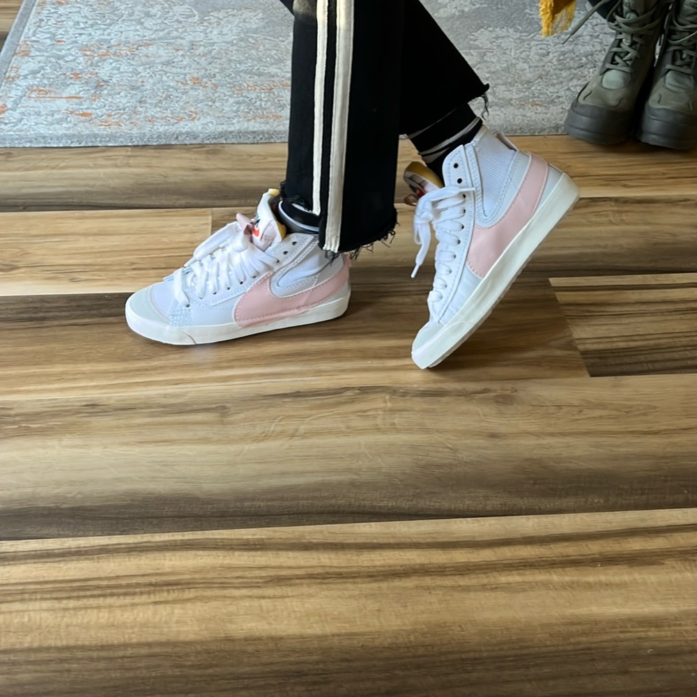 Nike Leather High Top Pink And White NWOT Women’s US‎ 8.5 UK 6